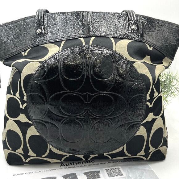 Coach F18335 Authenticated Signature Laura Black Gray Jacquard‎ Large Tote Bag